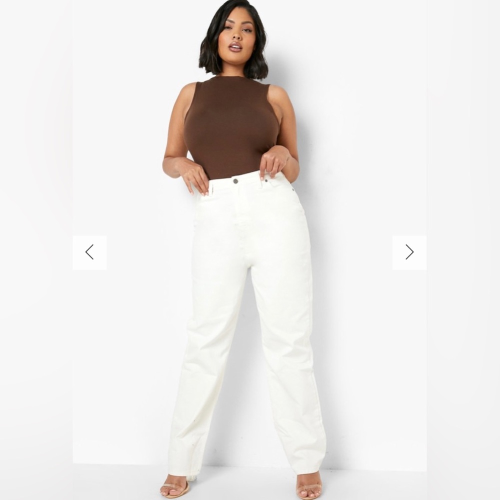 Boohoo Curve Plus Size Women’s White Utility Straight Fit Jeans!